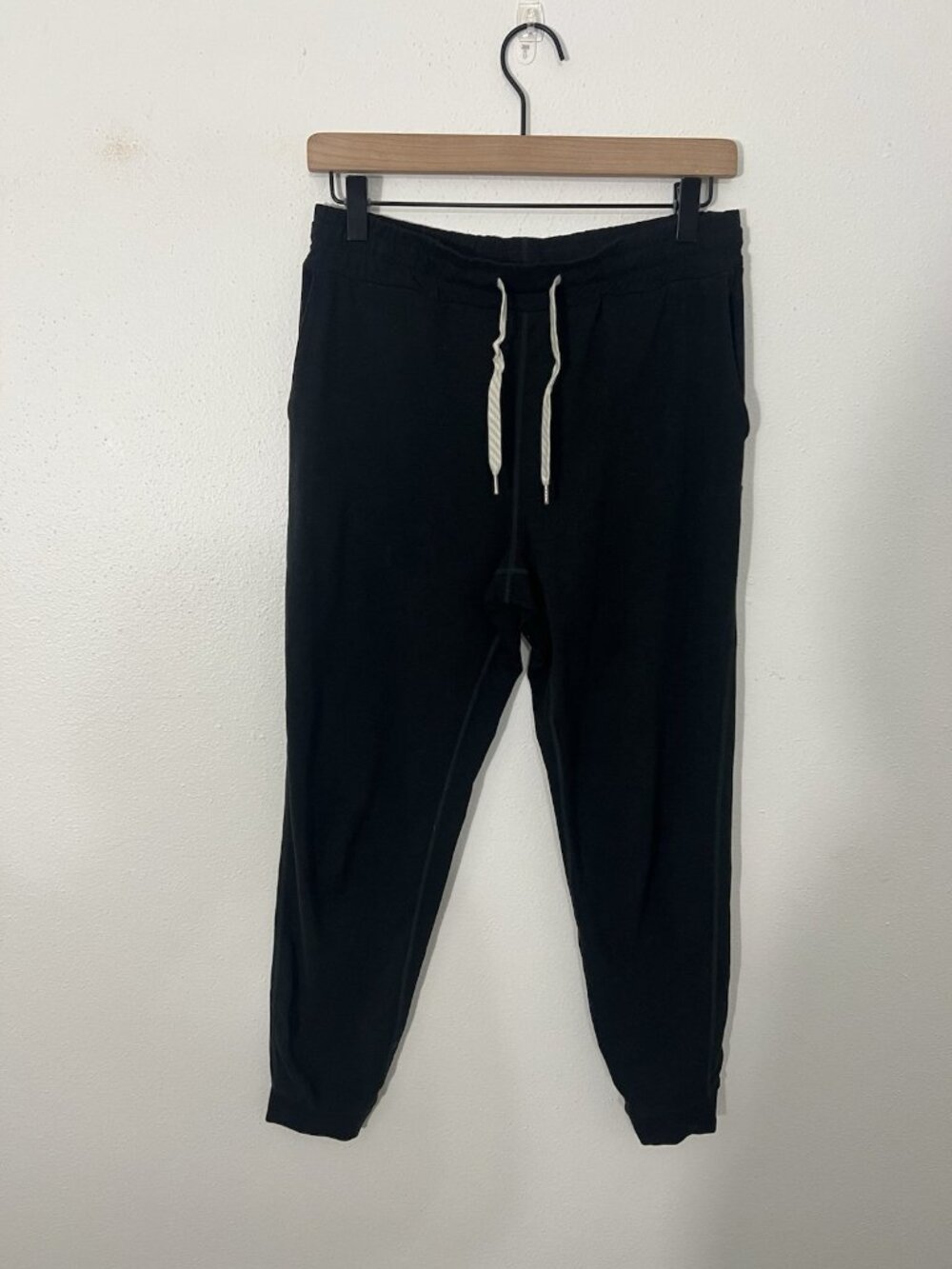 Vuori Womens Heather Black Dreamknit Performance Joggers Size Small Athletic Gym